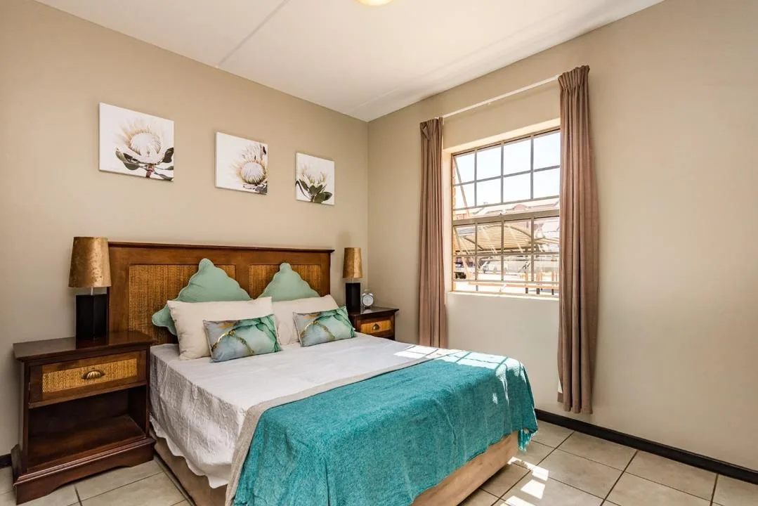 2 Bedroom Apartment / flat to rent in Die Hoewes
