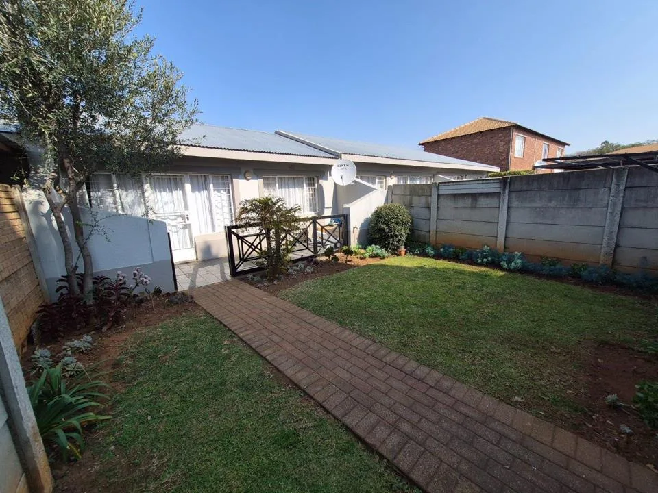 1 Bedroom Townhouse to rent in Florida Glen