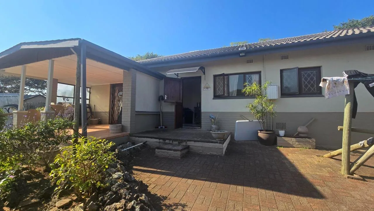 2 Bedroom House to rent in Uvongo