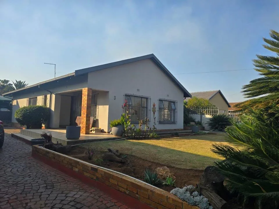 3 Bedroom House to rent in Primrose East
