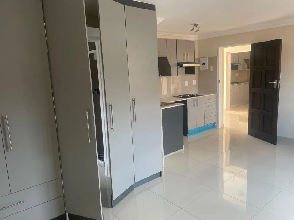 0.5 Bedroom Apartment / flat to rent in Dawn Park