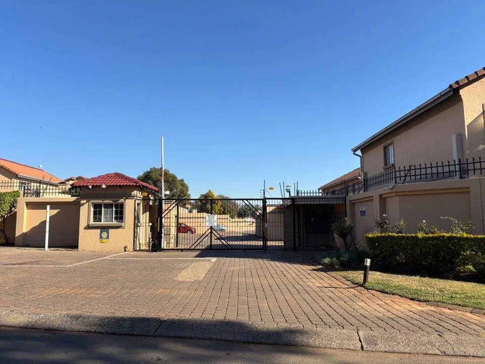 2 Bedroom Townhouse to rent in Willow Park Manor