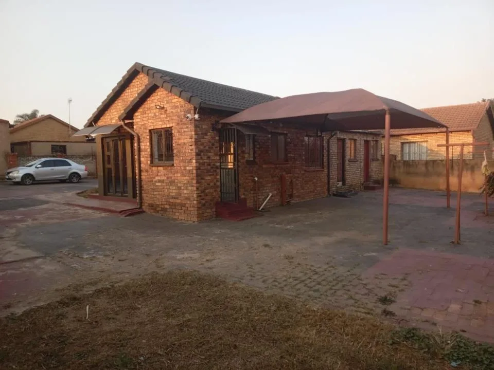 2 Bedroom House to rent in Philip Nel Park