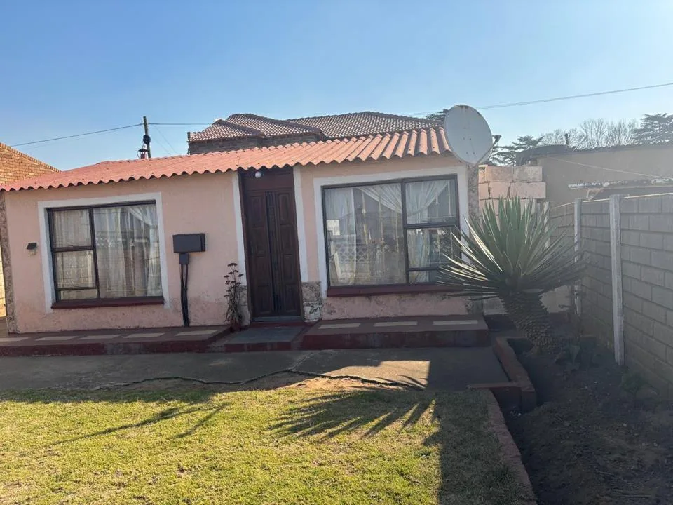 2 Bedroom House to rent in Daveyton