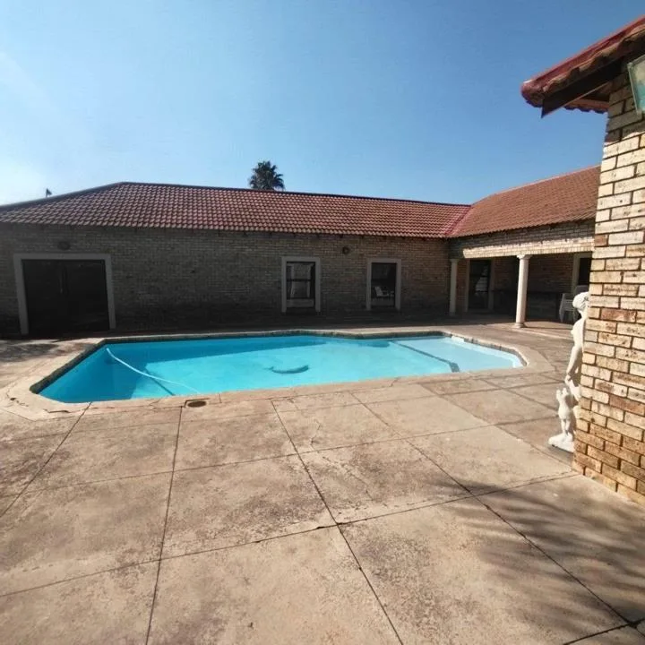 5 Bedroom House to rent in Glenvista