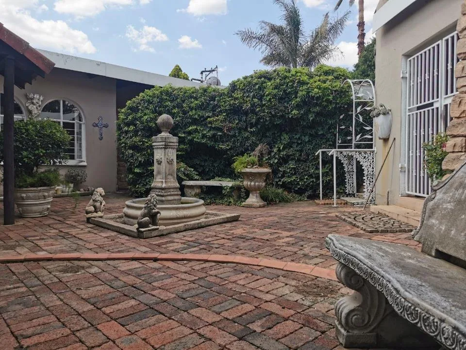 4 Bedroom House to rent in Brackendowns