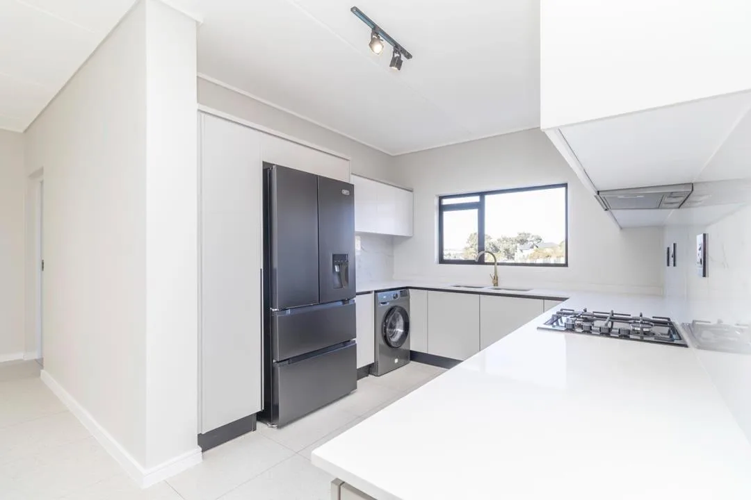3 Bedroom Apartment / flat to rent in Waterfall