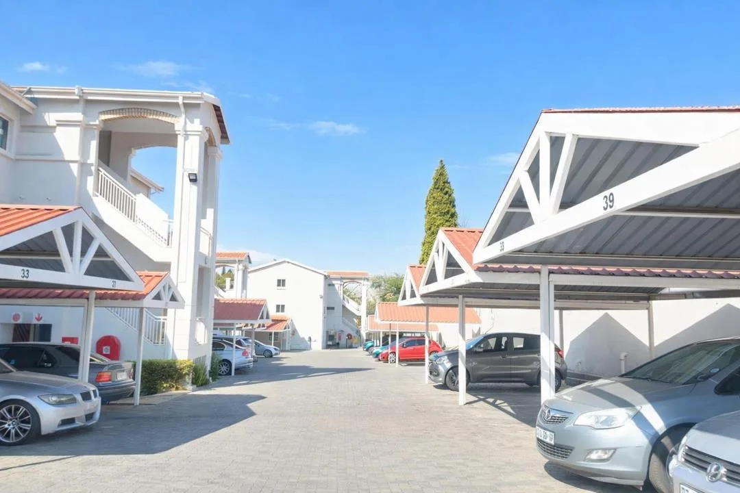 2 Bedroom Apartment / flat to rent in Sonneglans