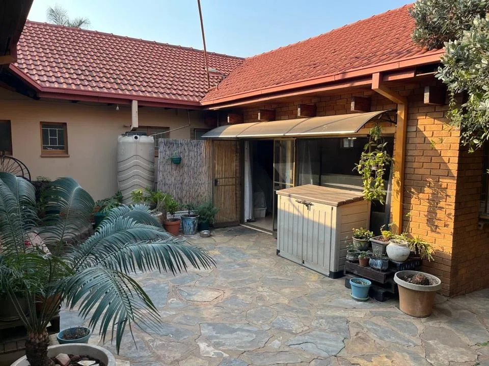 1 Bedroom Apartment / flat to rent in Lynnwood Manor