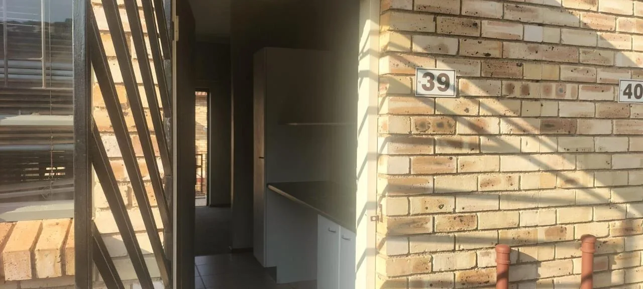 2 Bedroom Apartment / flat to rent in Roodekrans