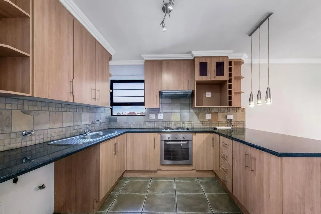 2 Bedroom Apartment / flat to rent in Fourways