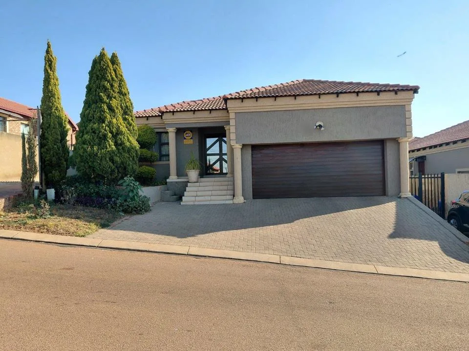 4 Bedroom House to rent in Atteridgeville