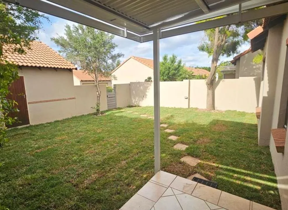 2 Bedroom Townhouse to rent in Mooikloof Ridge