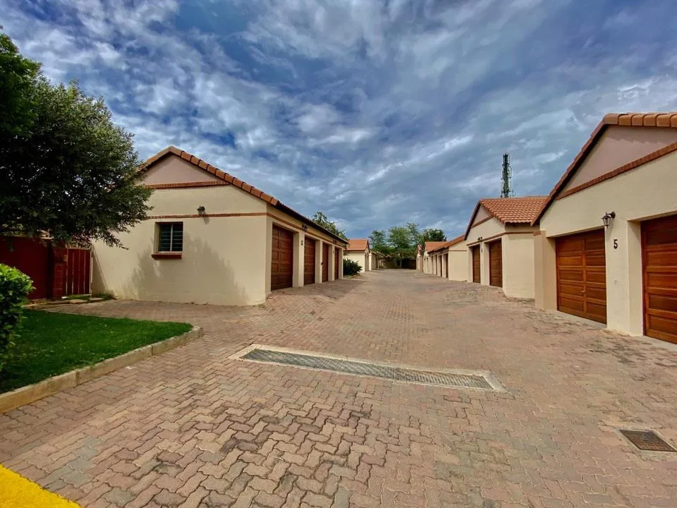 2 Bedroom Townhouse to rent in Equestria