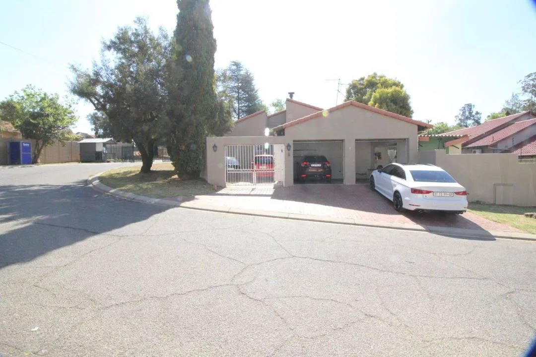 3 Bedroom House to rent in Buccleuch