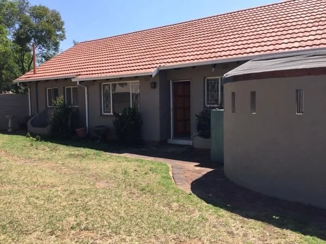 3 Bedroom House to rent in Van Riebeeck Park