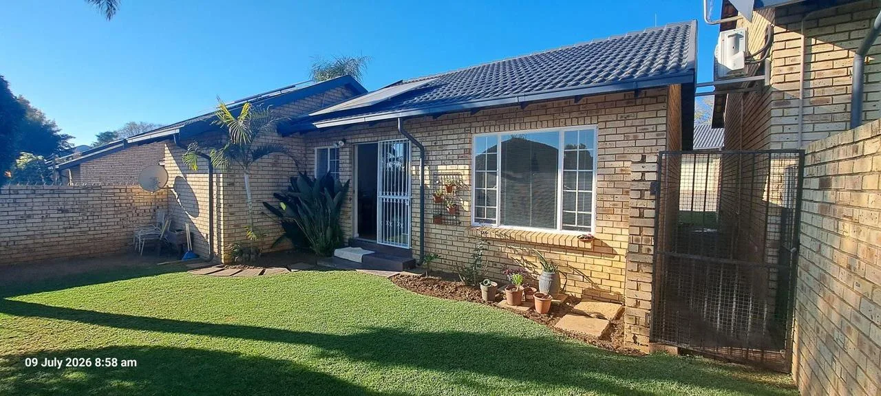 2 Bedroom Townhouse to rent in Garsfontein