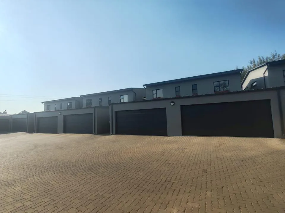 2 Bedroom Townhouse to rent in Olympus AH