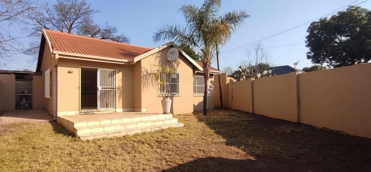 2 Bedroom Apartment / flat to rent in Cinderella
