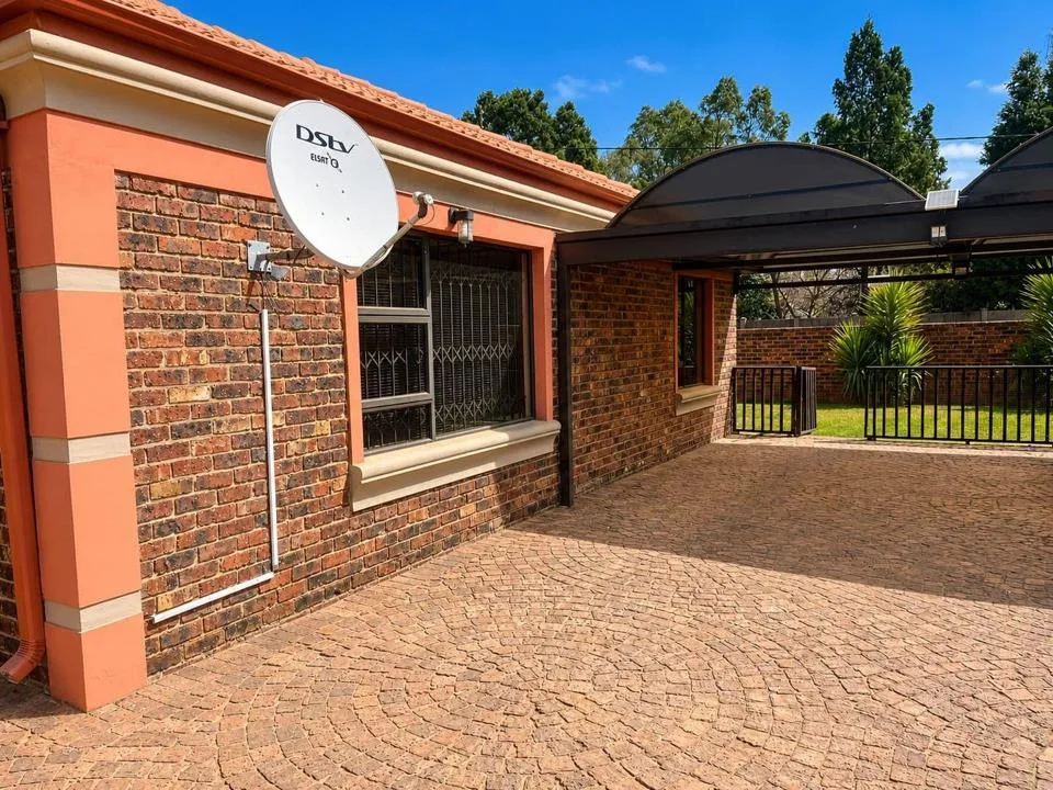2 Bedroom House to rent in Rothdene