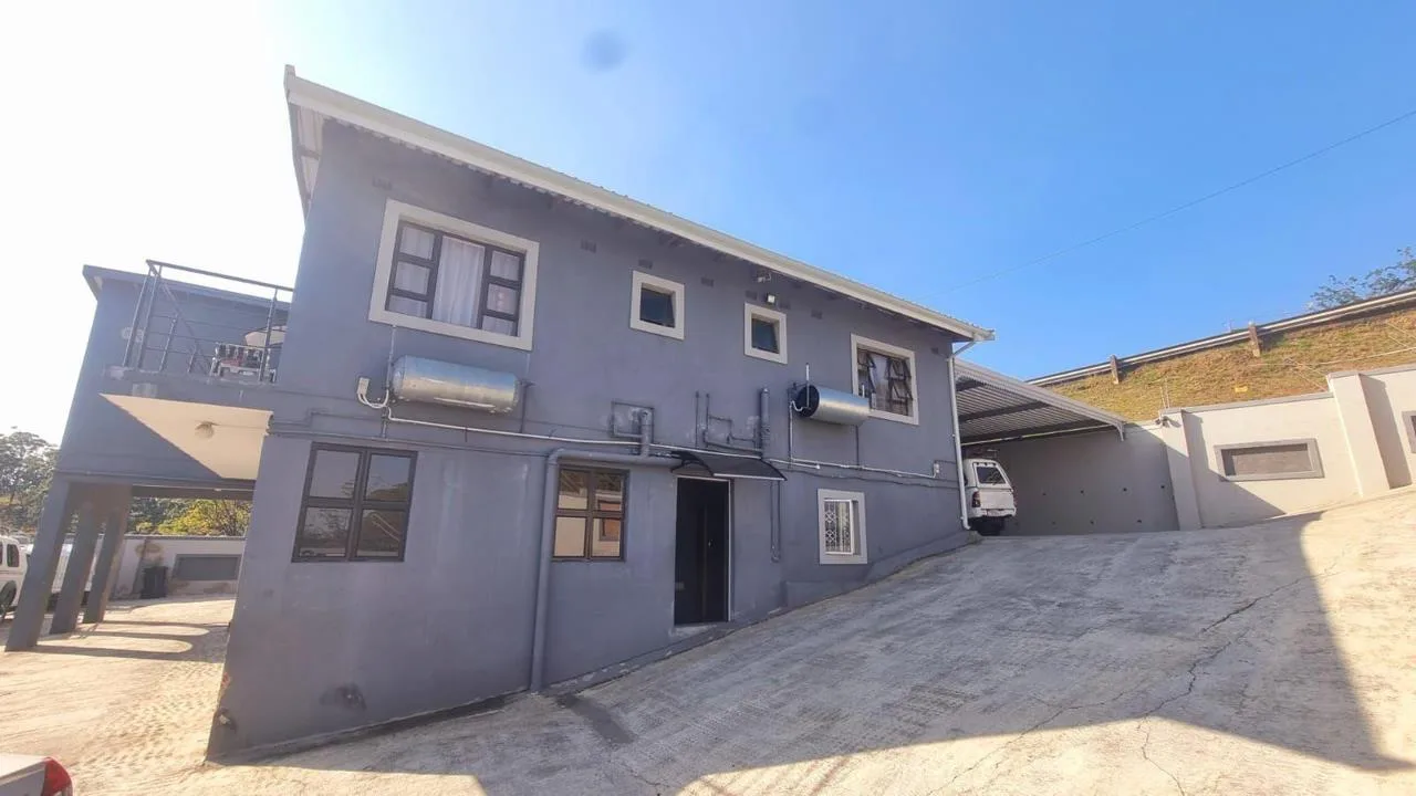 3 Bedroom Apartment / flat to rent in Kenville