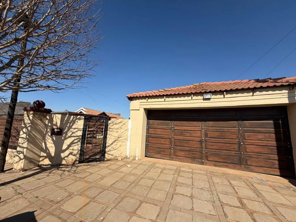 2 Bedroom House to rent in Protea Glen