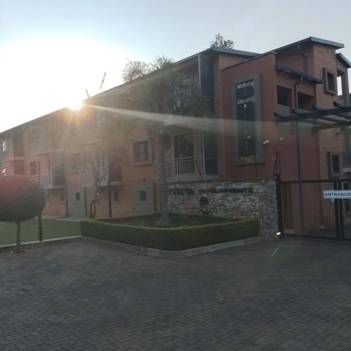 2 Bedroom Apartment / flat to rent in Florauna