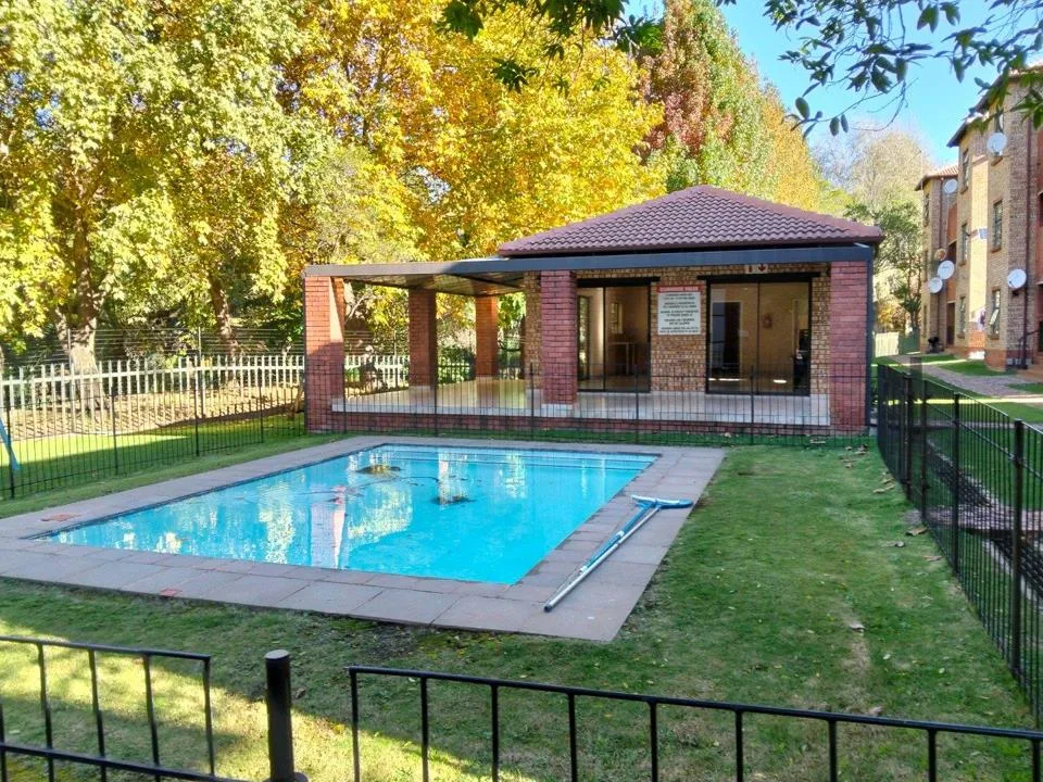 2 Bedroom Apartment / flat to rent in Weltevreden Park