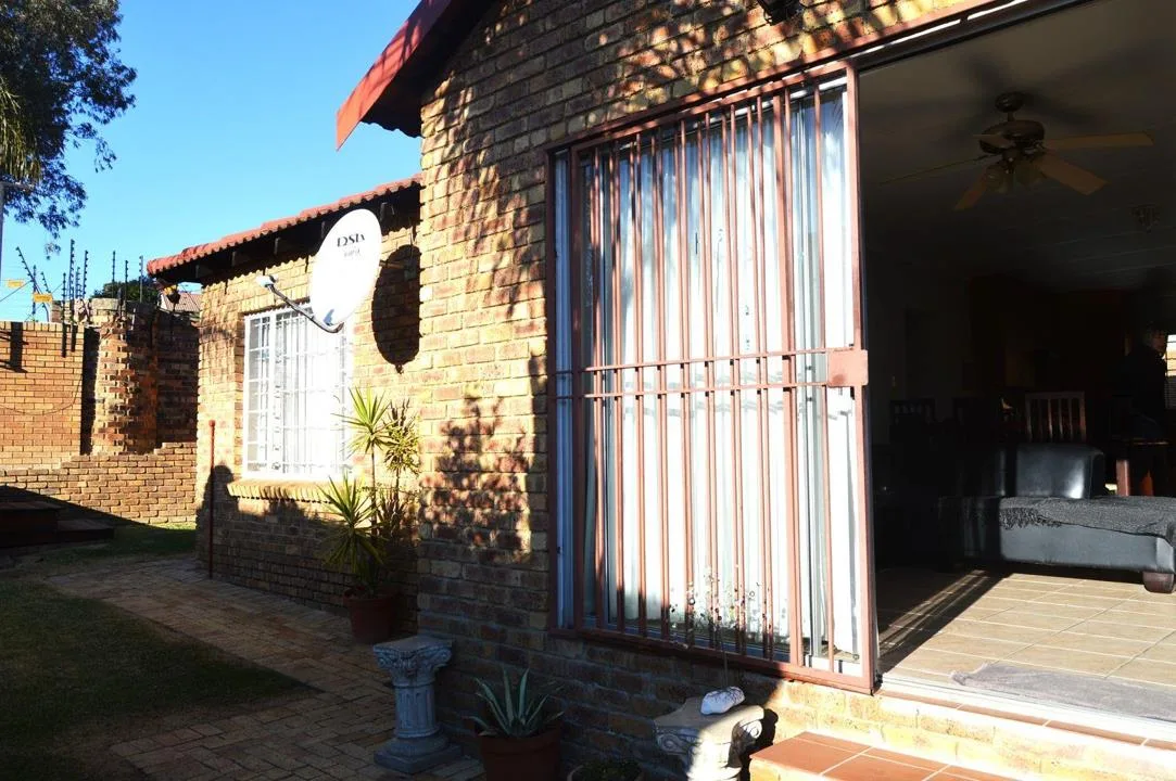 3 Bedroom Townhouse to rent in Honeydew Ridge