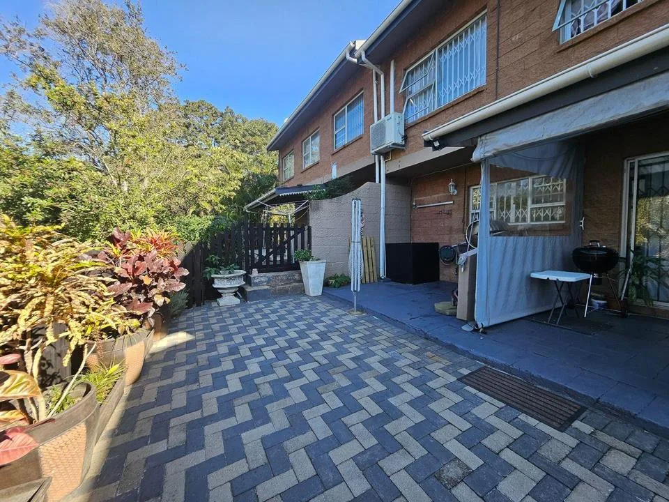 3 Bedroom Townhouse to rent in Amanzimtoti