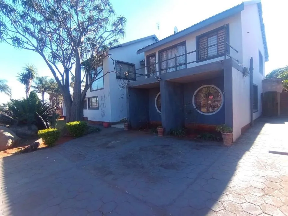 6 Bedroom Townhouse to rent in The Orchards