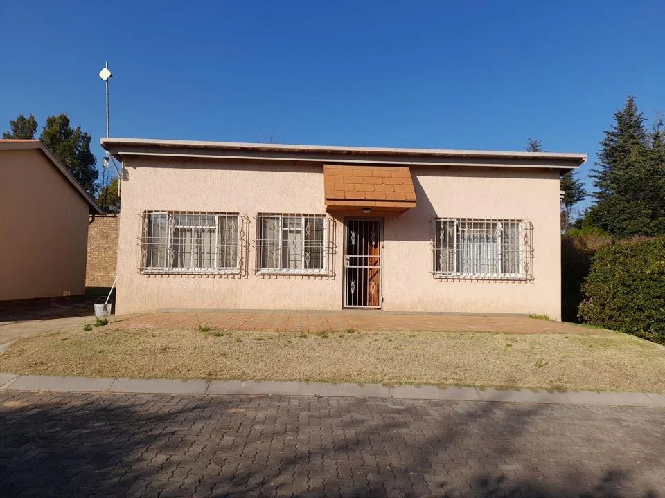 2 Bedroom House to rent in Glen Austin AH