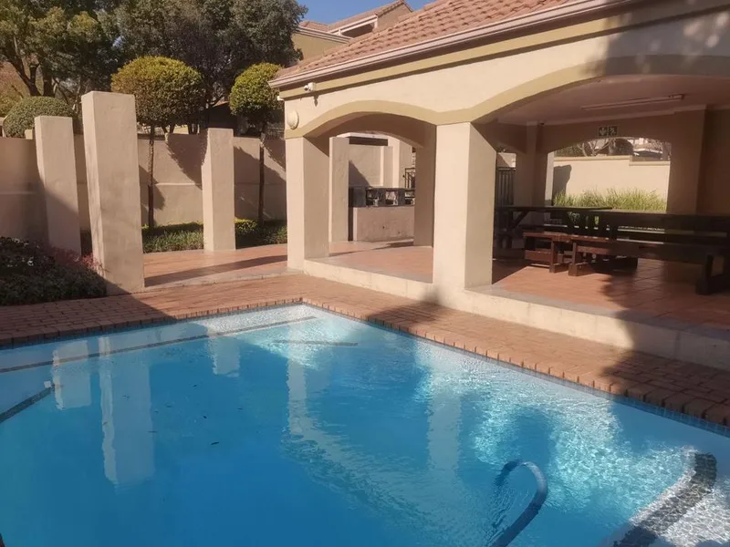 2 Bedroom Apartment / flat to rent in Douglasdale