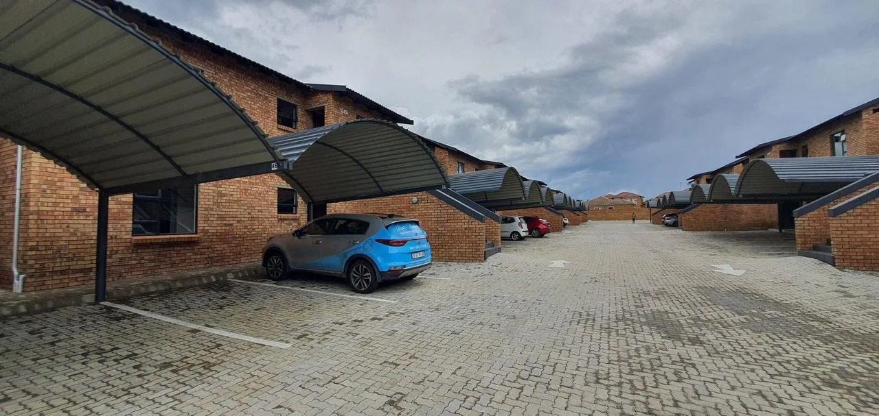 3 Bedroom Townhouse to rent in New Market Park