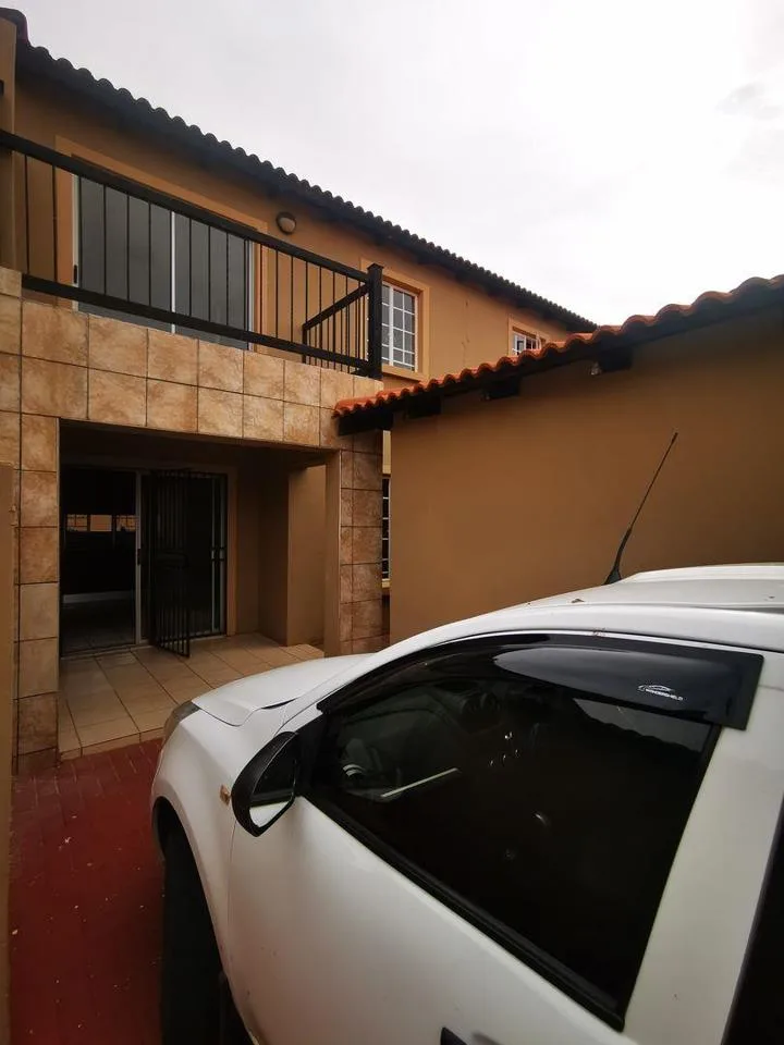 3 Bedroom Townhouse to rent in Annlin