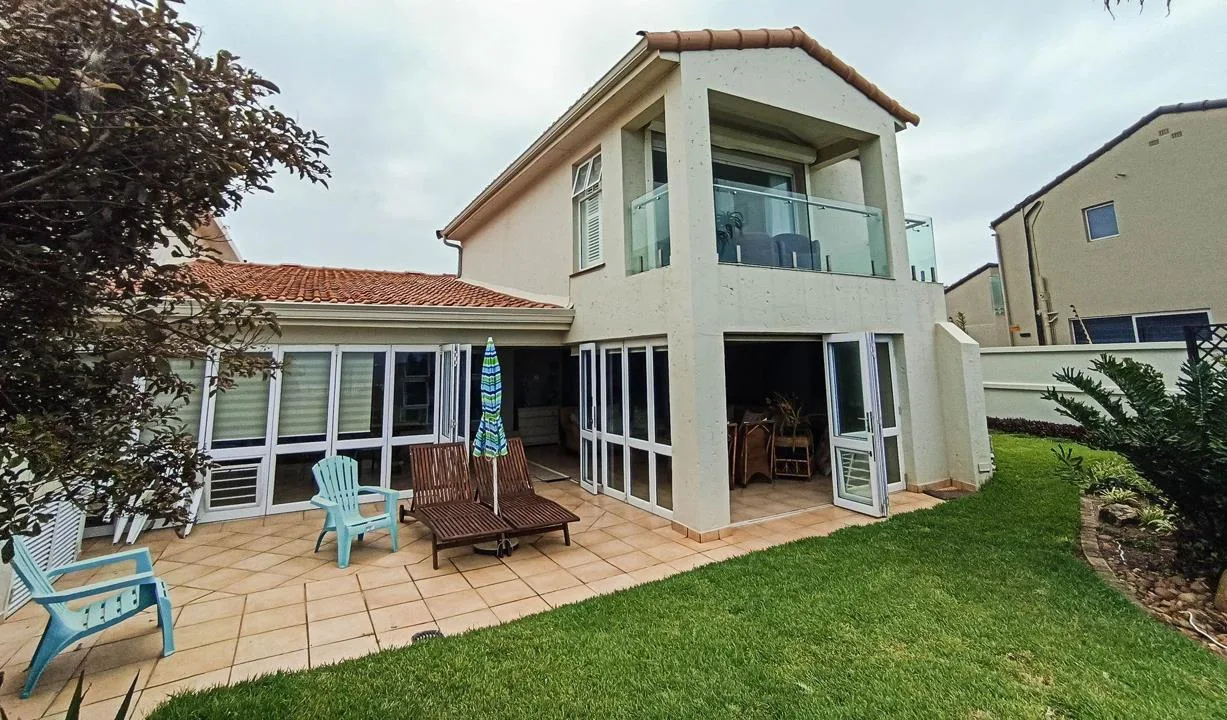 4 Bedroom Townhouse to rent in La Lucia