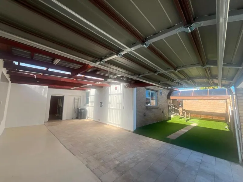 2 Bedroom House to rent in Crawford