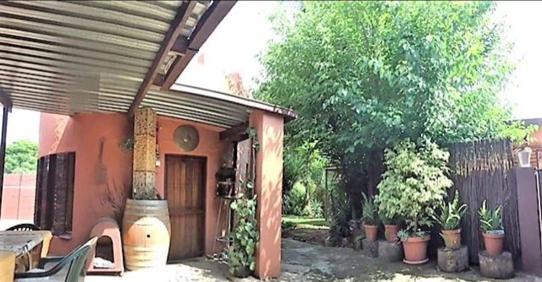 1 Bedroom House to rent in Fontainebleau