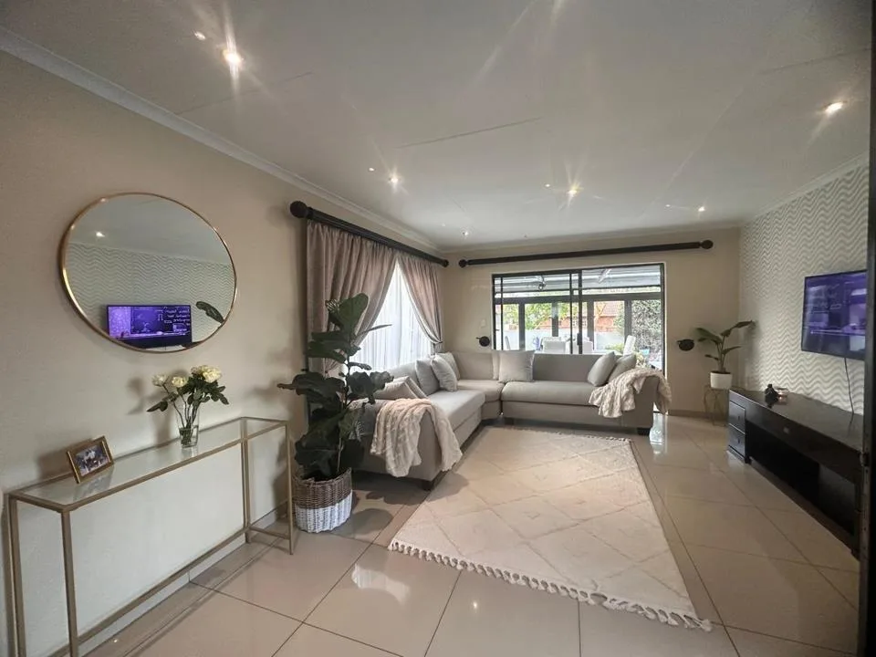 3 Bedroom House to rent in Thatchfield Estate