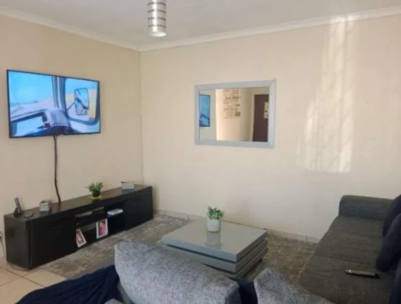 3 Bedroom Apartment / flat to rent in Corlett Gardens