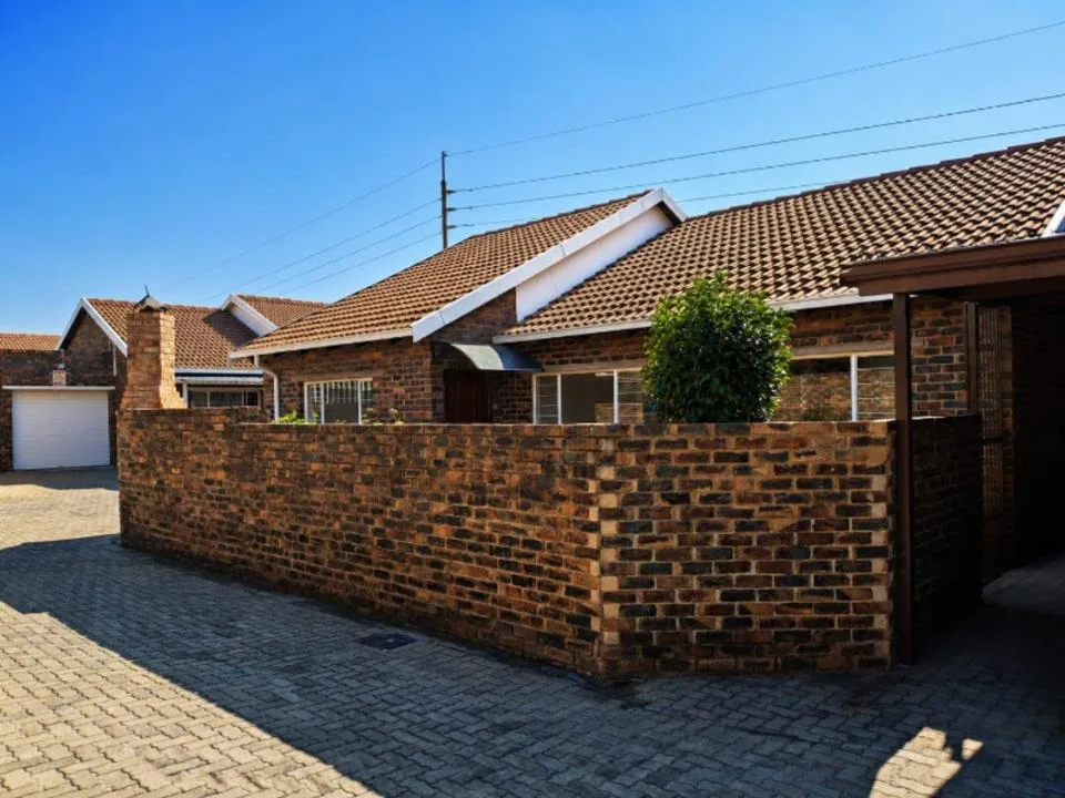 3 Bedroom Townhouse to rent in Noordheuwel