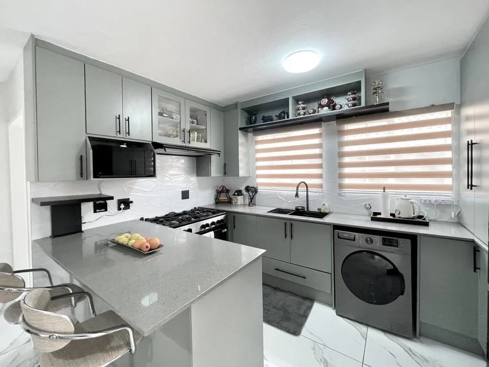 2 Bedroom Townhouse to rent in Die Hoewes