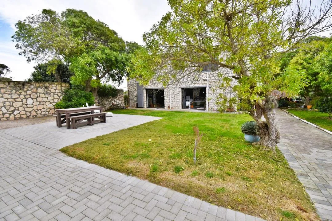 1 Bedroom Apartment / flat to rent in Struisbaai