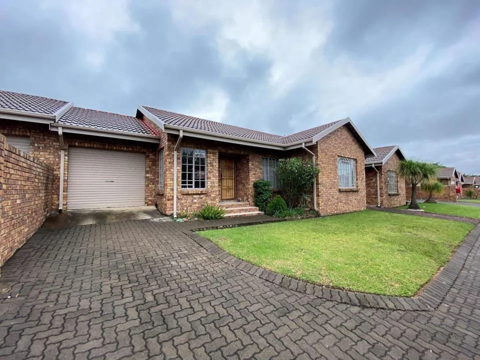3 Bedroom Apartment / flat to rent in Huttenheights