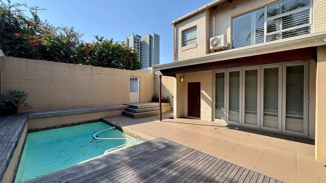 4 Bedroom Townhouse to rent in Umhlanga Central