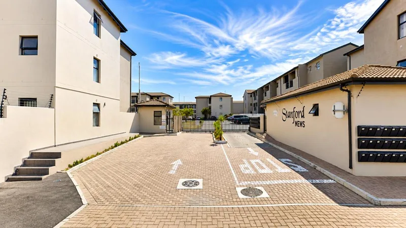 2 Bedroom Apartment / flat to rent in Parklands East