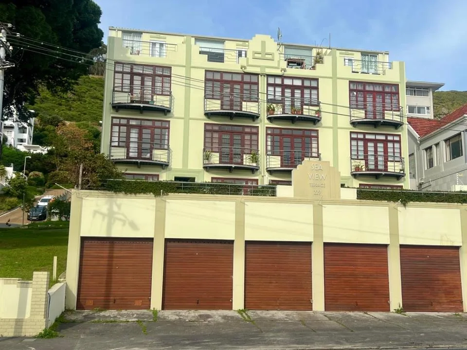 0.5 Bedroom Apartment / flat to rent in Sea Point