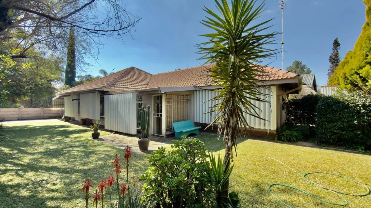 3 Bedroom House for sale in Stilfontein Ext 4