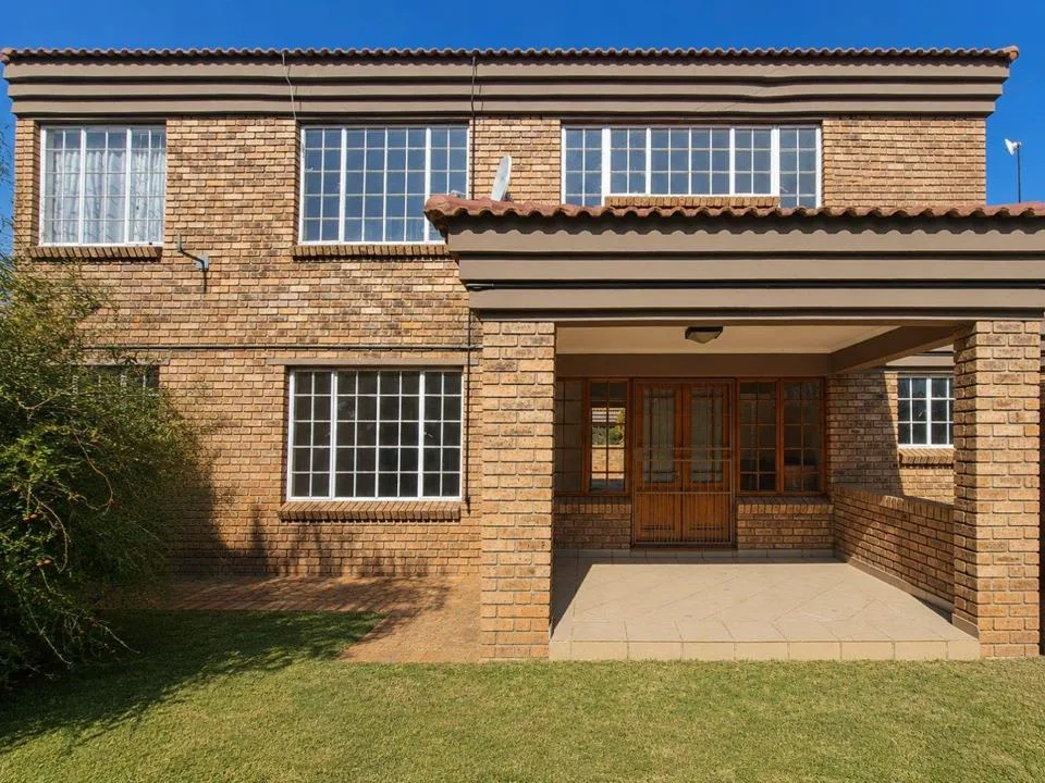 2 Bedroom Townhouse for sale in Potchefstroom Central