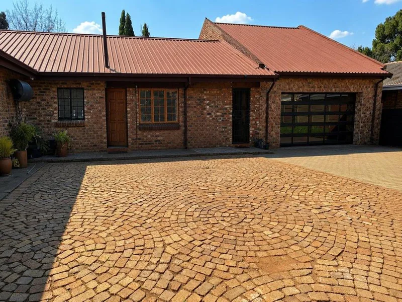 3 Bedroom House for sale in Mohadin
